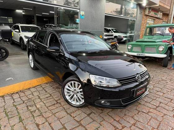 VOLKSWAGEN JETTA 2.0 TSI HIGHLINE 211CV GASOLINA 4P TIPTRONIC VOLKSWAGEN JETTA 2.0 TSI HIGHLINE 211CV GASOLINA 4P TIPTRONIC